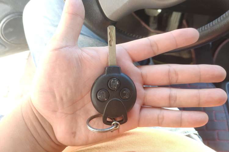 Used smart fortwo 2011 1.0T Convertible Passion Edition Vehicle Key