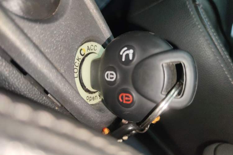 Used smart fortwo 2011 1.0T Hardtop Burning Orange Edition Vehicle Key