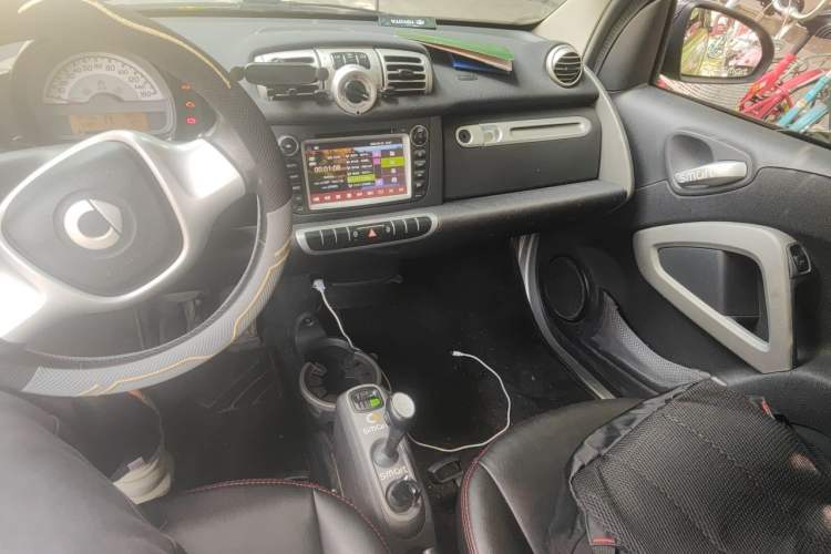 Used smart fortwo 2011 1.0 MHD Hardtop Passion Edition Audio And AC Panel