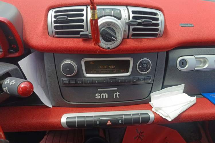 Used smart fortwo 2011 1.0 MHD Hardtop Standard Edition Audio And AC Panel
