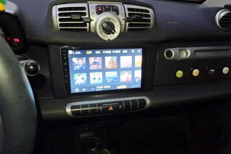 Used smart fortwo 2011 1.0 MHD Hardtop Passion Edition Audio And AC Panel