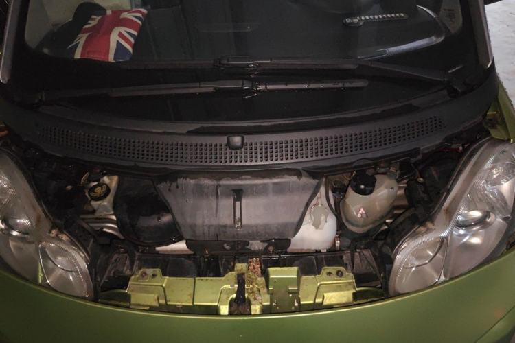 Used smart fortwo 2011 1.0 MHD Hardtop Passion Edition Engine Bay