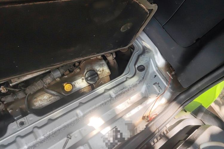 Used smart fortwo 2011 1.0 MHD Hardtop Passion Edition Engine Bay Left
