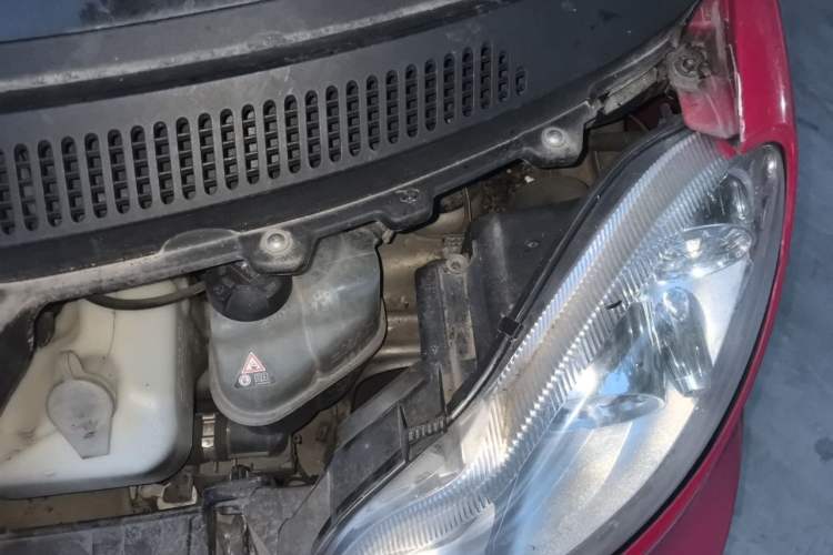 Used smart fortwo 2011 1.0 MHD Hardtop Passion Edition Engine Bay Left