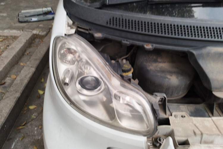 Used smart fortwo 2011 1.0 MHD Hardtop Passion Edition Engine Bay Right