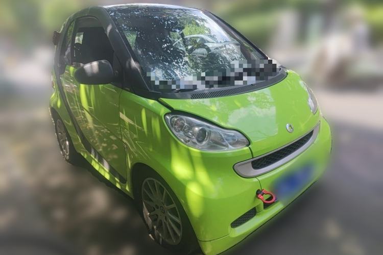 Used smart fortwo 2011 1.0 MHD Hardtop Passion Edition Front Right 45 Deg
