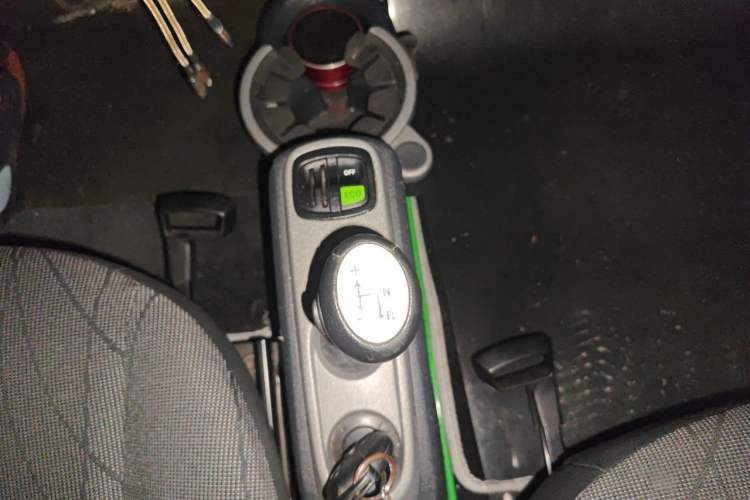 Used smart fortwo 2011 1.0 MHD Hardtop Passion Edition Gear Lever