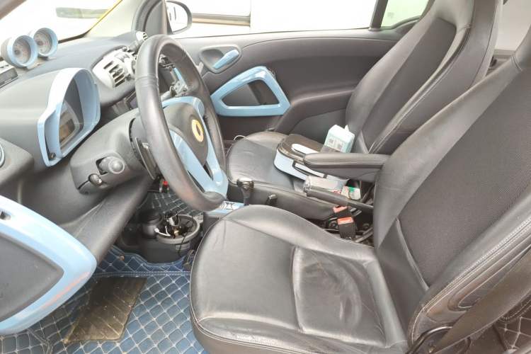 Used smart fortwo 2011 1.0T Hardtop Passion Edition Left Front Seat
