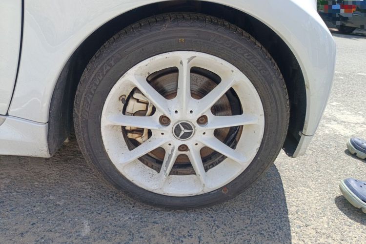 Used smart fortwo 2011 1.0 MHD Hardtop Standard Edition Right Front Wheel Hub