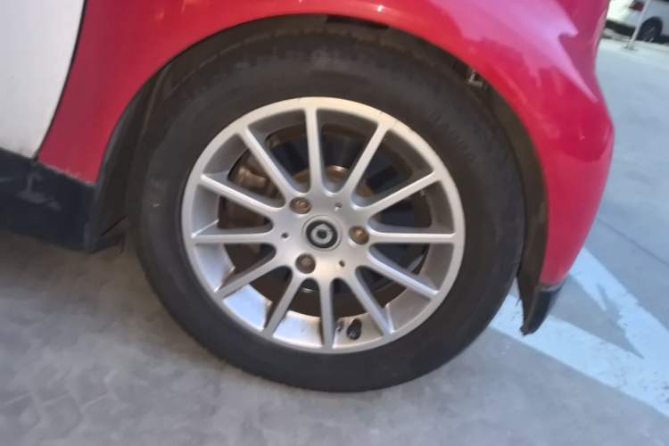 Used smart fortwo 2011 1.0 MHD Hardtop Passion Edition Right Front Wheel Hub