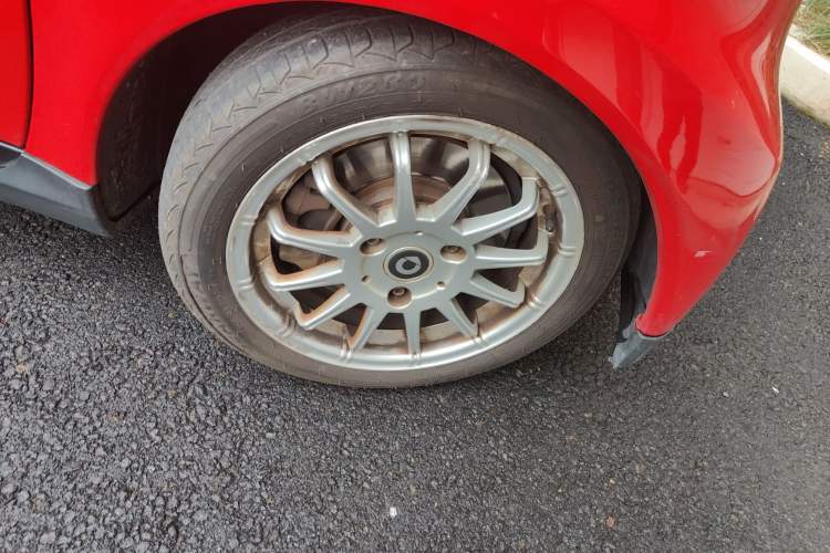 Used smart fortwo 2011 1.0 MHD Hardtop Standard Edition Right Front Wheel Hub