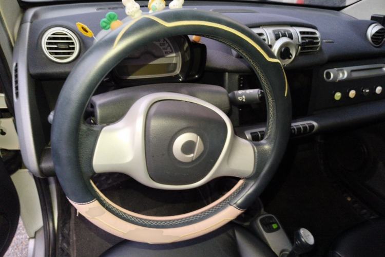 Used smart fortwo 2011 1.0 MHD Hardtop Passion Edition Steering Wheel