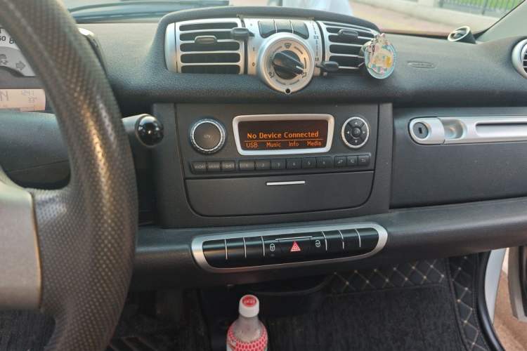 Used smart fortwo 2011 1.0 MHD Kobe Special Edition Audio And AC Panel