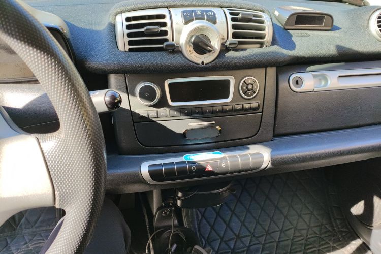 Used smart fortwo 2011 1.0 MHD Hardtop Standard Edition Audio And AC Panel