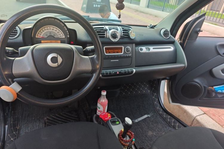 Used smart fortwo 2011 1.0 MHD Kobe Special Edition Center Console