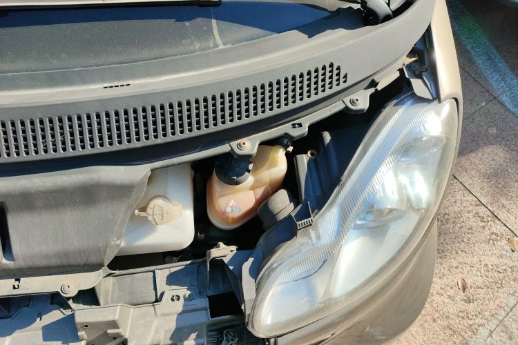 Used smart fortwo 2011 1.0 MHD Hardtop Standard Edition Engine Bay Left
