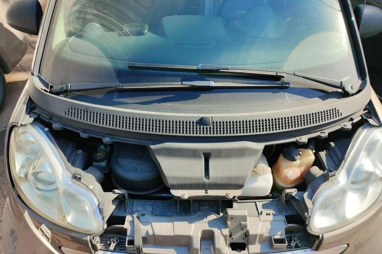 Used smart fortwo 2011 1.0 MHD Hardtop Standard Edition Engine Bay