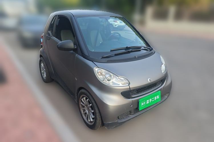 Used smart fortwo 2011 1.0 MHD Kobe Special Edition Front Right 45 Deg