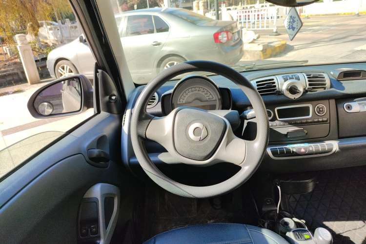 Used smart fortwo 2011 1.0 MHD Hardtop Standard Edition Steering Wheel