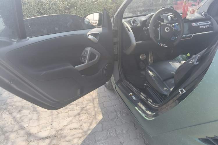 Used smart fortwo 2011 1.0T Hardtop Passion Edition Driver Seat