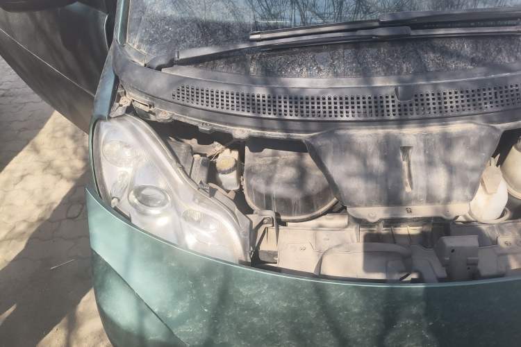 Used smart fortwo 2011 1.0T Hardtop Passion Edition Engine Bay Right