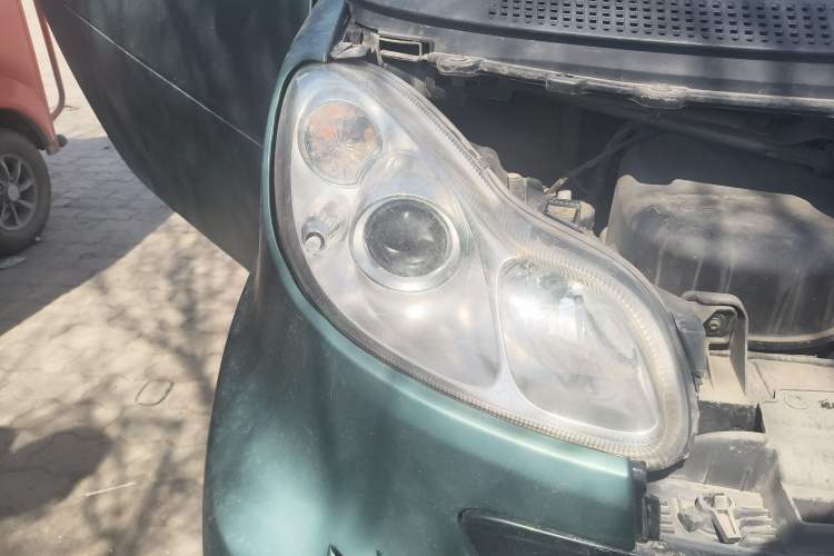 Used smart fortwo 2011 1.0T Hardtop Passion Edition Right Front Headlight