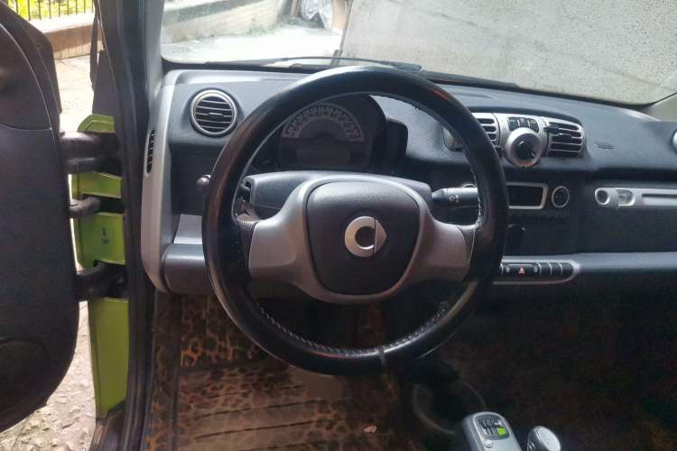 Used smart fortwo 2011 1.0 MHD Hardtop Standard Edition Steering Wheel