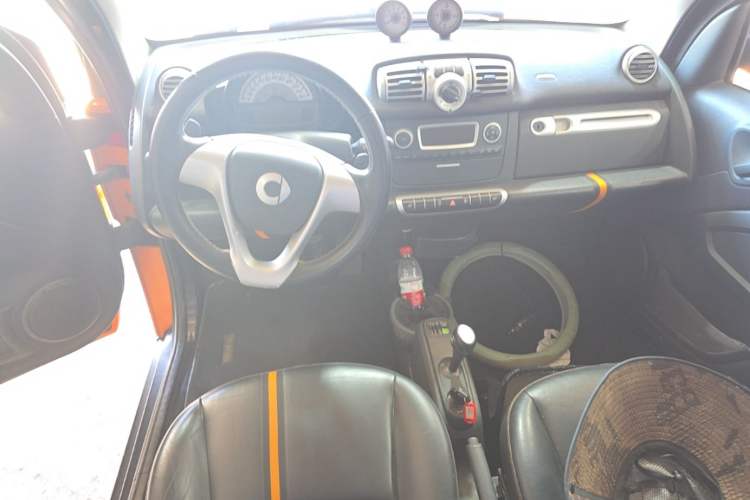 Used smart fortwo 2011 1.0 MHD Hardtop Flame Edition Center Console