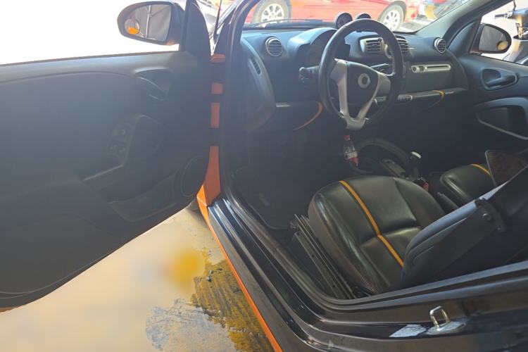 Used smart fortwo 2011 1.0 MHD Hardtop Flame Edition Driver Seat