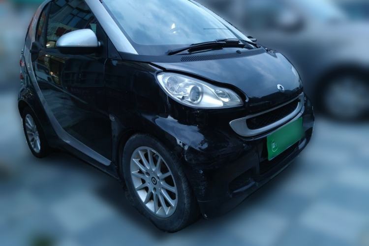 Used smart fortwo 2011 1.0 MHD Hardtop Passion Edition Front Right 45 Deg