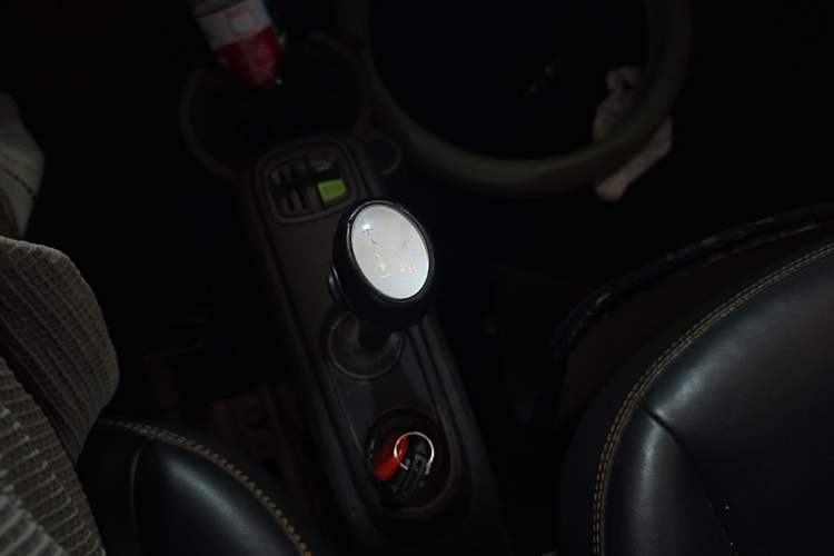 Used smart fortwo 2011 1.0 MHD Hardtop Flame Edition Gear Lever