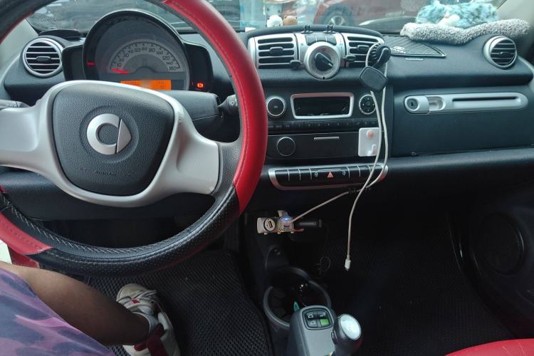 Used smart fortwo 2011 1.0 MHD Convertible Passion Edition Center Console