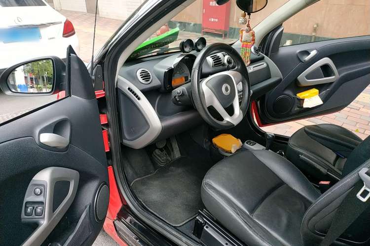 Used smart fortwo 2011 1.0T Convertible Passion Edition Driver Seat