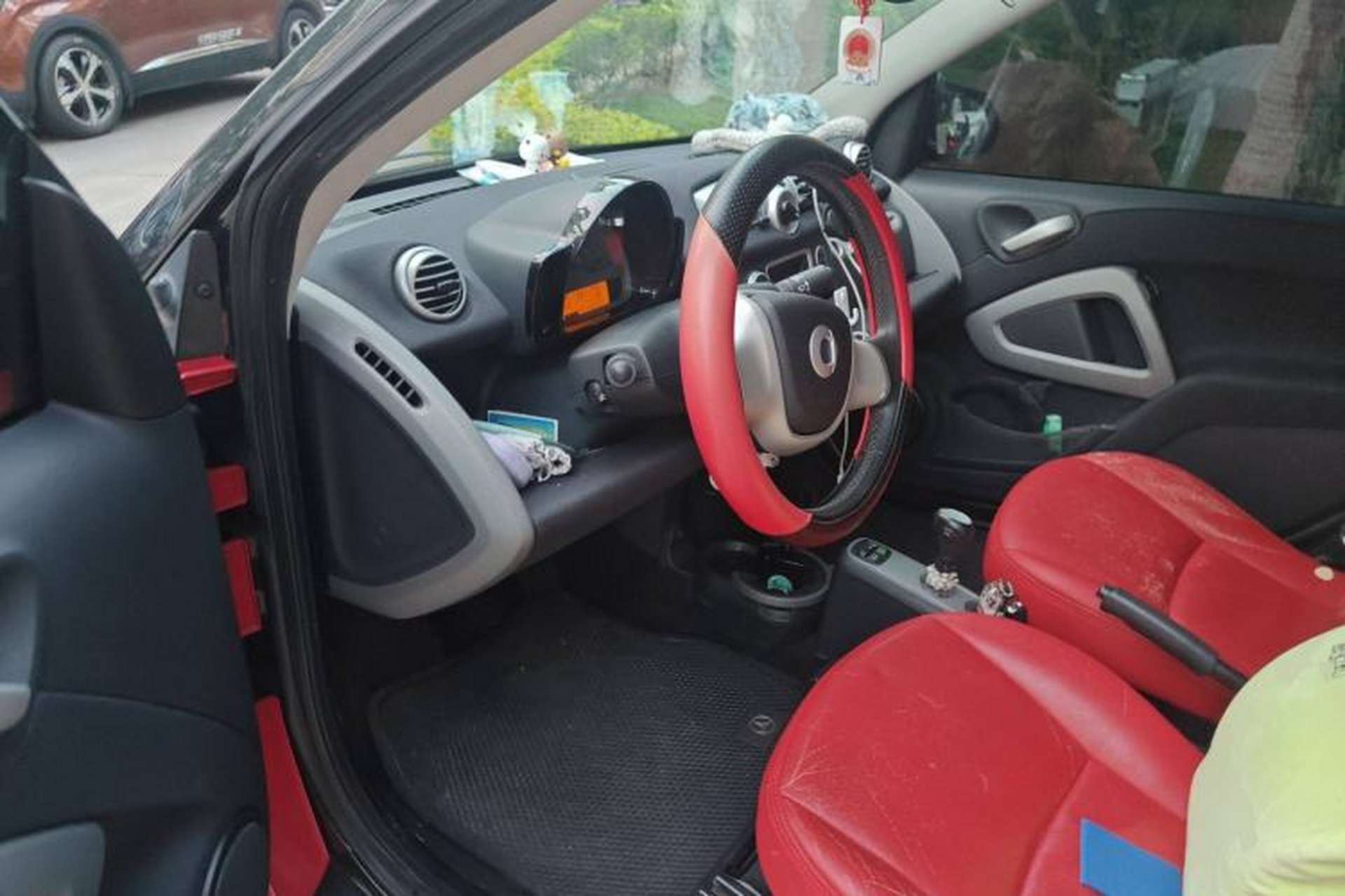 Used smart fortwo 2011 1.0 MHD Convertible Passion Edition Driver Seat