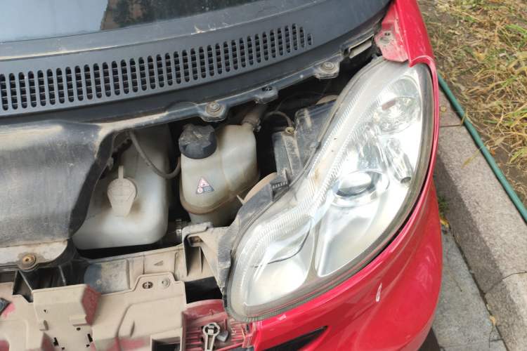 Used smart fortwo 2011 1.0 MHD Convertible Passion Edition Engine Bay Left