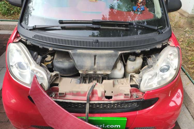 Used smart fortwo 2011 1.0 MHD Convertible Passion Edition Engine Bay