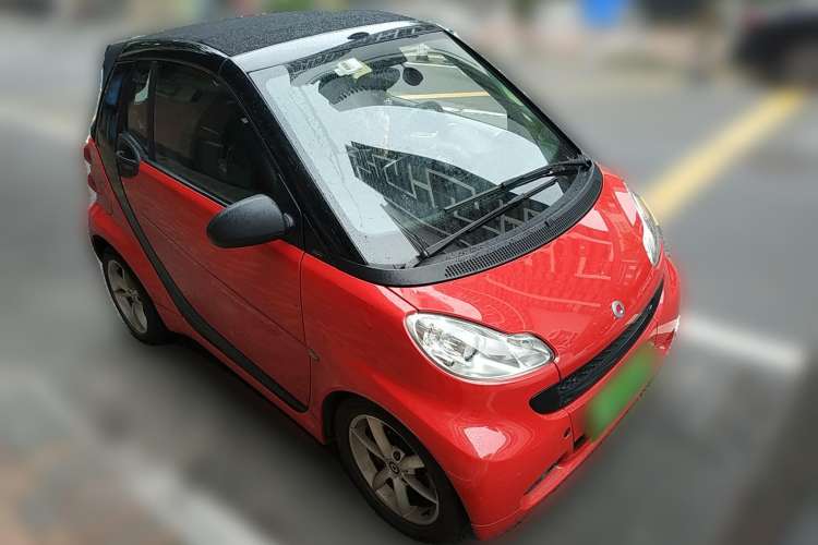 Used smart fortwo 2011 1.0T Convertible Passion Edition Front Right 45 Deg
