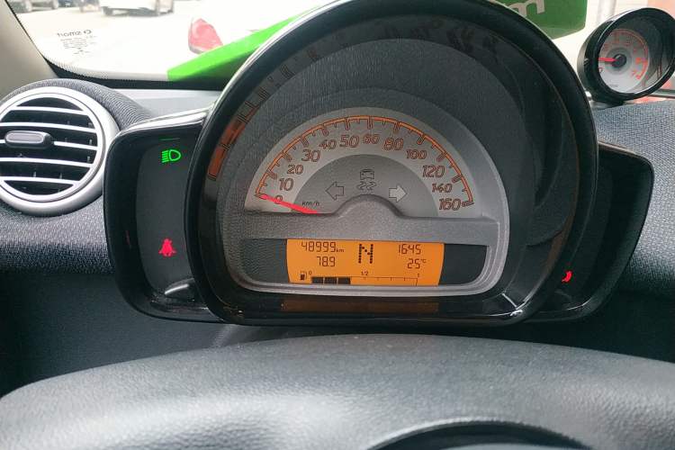 Used smart fortwo 2011 1.0T Convertible Passion Edition Instrument Cluster