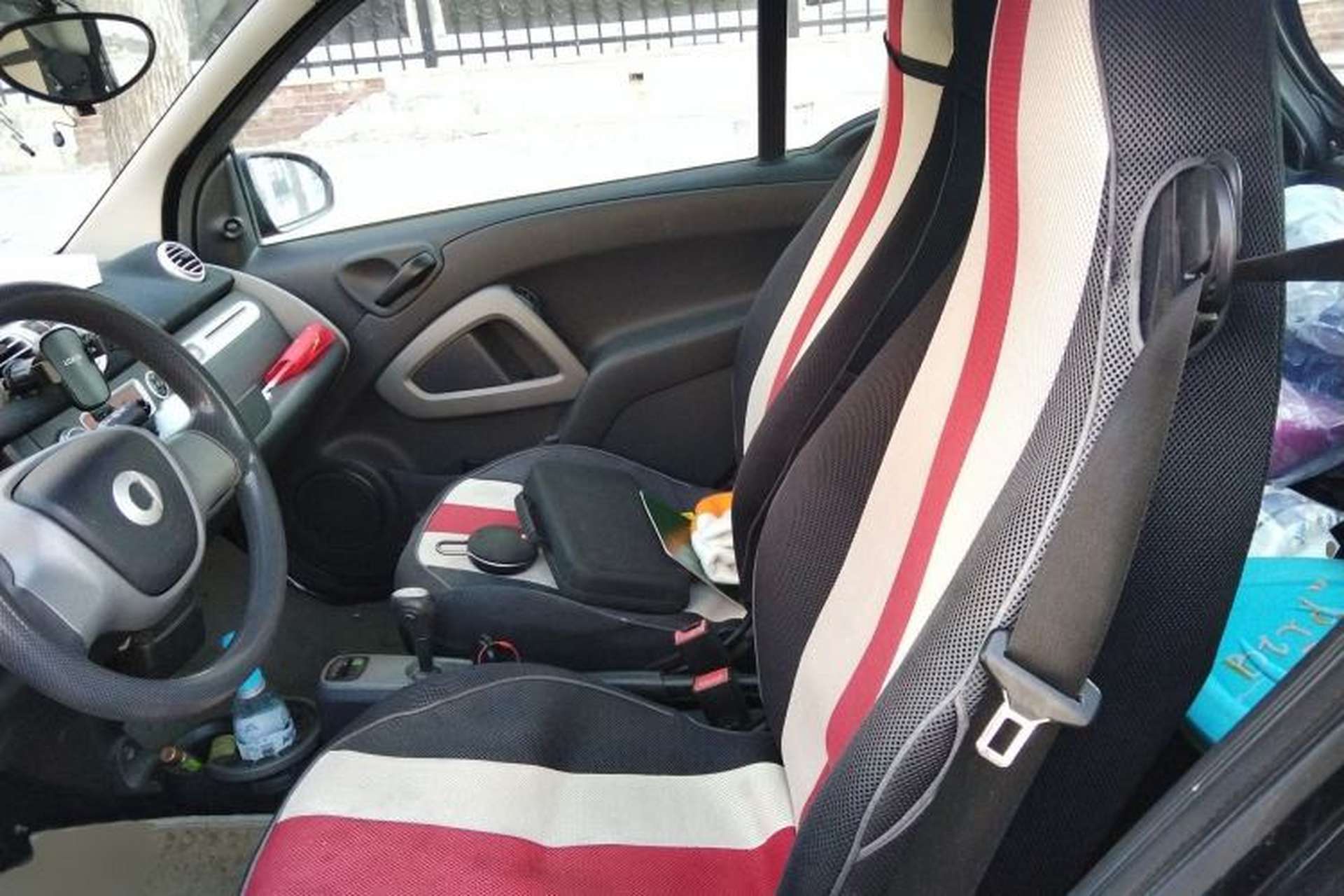 Used smart fortwo 2011 1.0 MHD Year of the Rabbit Special Edition Left Front Seat