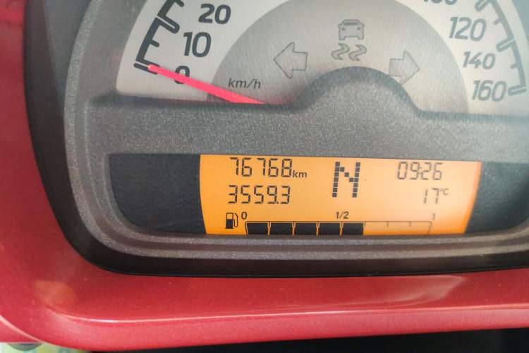 Used smart fortwo 2011 1.0 MHD Convertible Passion Edition Odometer Close Up