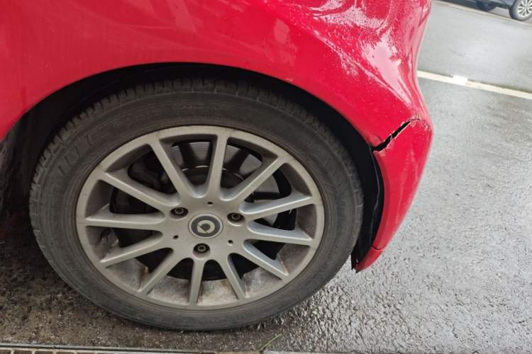 Used smart fortwo 2011 1.0 MHD Hardtop Standard Edition Right Front Wheel Hub