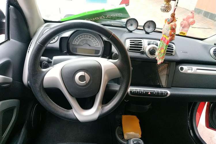 Used smart fortwo 2011 1.0T Convertible Passion Edition Steering Wheel