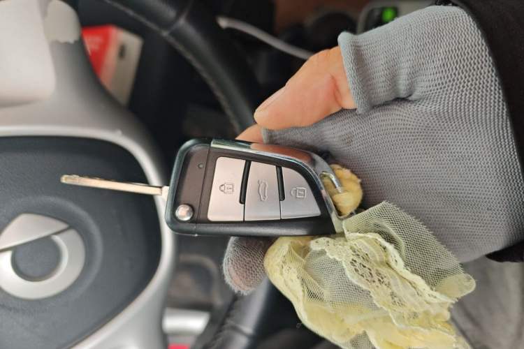 Used smart fortwo 2011 1.0 MHD Hardtop Standard Edition Vehicle Key