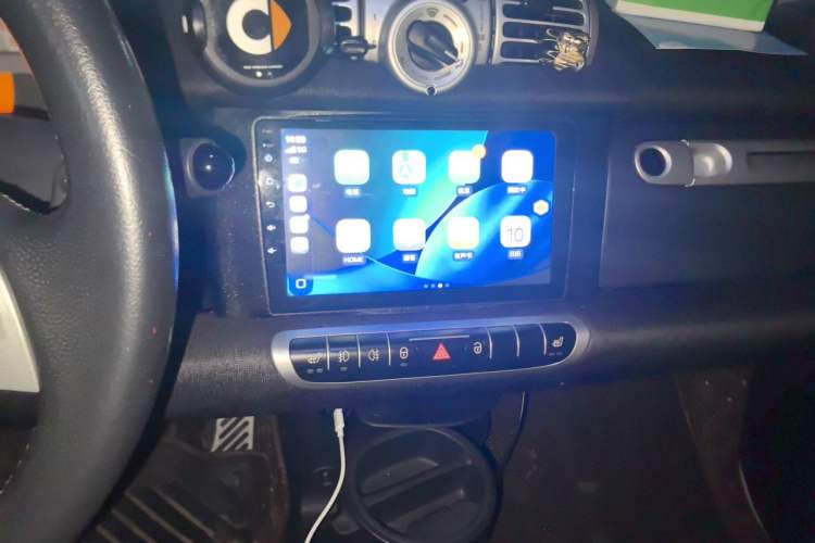 Used smart fortwo 2011 1.0T Convertible Passion Edition Audio And AC Panel