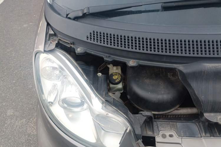 Used smart fortwo 2011 1.0 MHD Hardtop Passion Edition Engine Bay Right