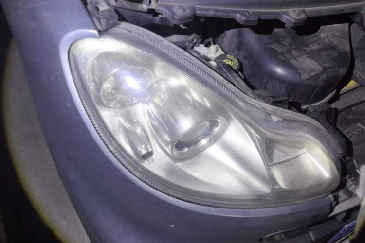 Used smart fortwo 2011 1.0T Convertible Passion Edition Right Front Headlight