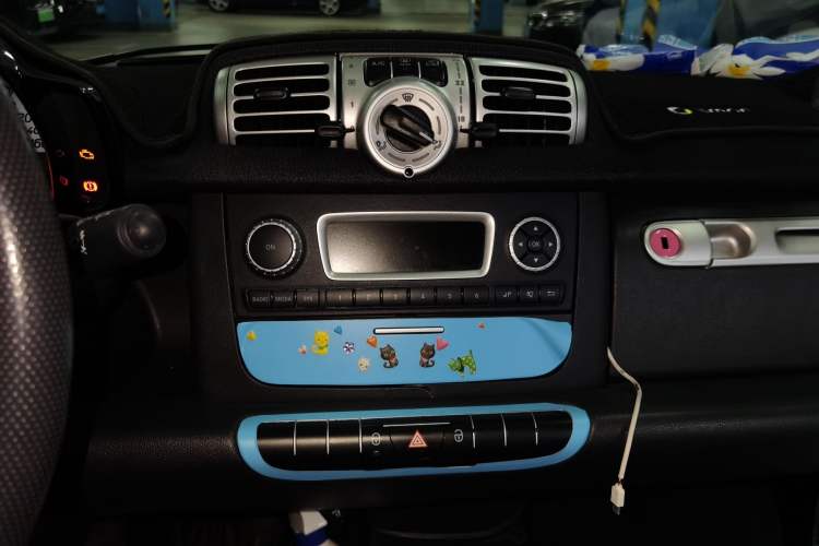 Used smart fortwo 2011 1.0 MHD Hardtop Standard Edition Audio And AC Panel