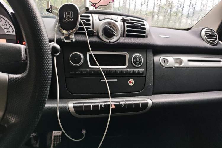 Used smart fortwo 2011 1.0 MHD Hardtop Standard Edition Audio And AC Panel