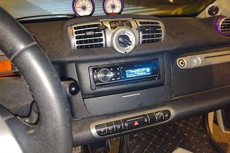 Used smart fortwo 2011 1.0T Hardtop Passion Edition Audio And AC Panel