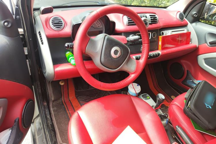 Used smart fortwo 2011 1.0 MHD Hardtop Standard Edition Center Console